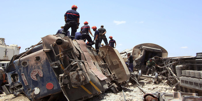 17 قتيلا وإصابة العشرات في حادث تصادم بين قطار وشاحنة بتونس 