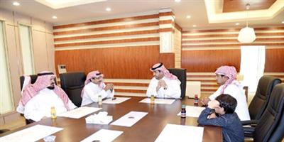 وفد إعلامي من مكتب الجزيرة بالرس لزيارة الغرفة التجارية بالرس 