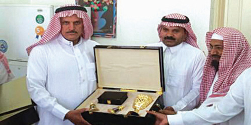 متوسطة ضرماء تكرم الصميخي بعد 36 سنة من العطاء 