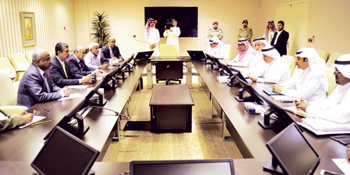 خلال زيارته للمركز أمس: 