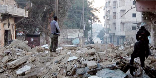  آثار قصف طائرات النظام على مسجد بمدينة حلب