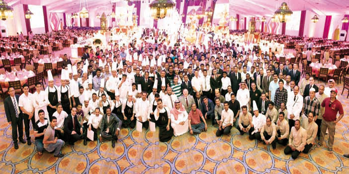 فندق الفيصلية وفندق الخزامى يقيمان حفل إفطار للموظفين 