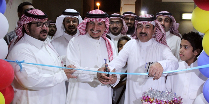  النويصر يقص شريط افتتاح القسم