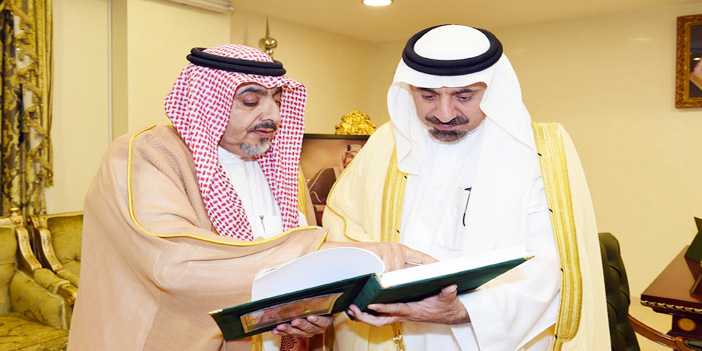  الأمير جلوي مطلعاً على تقرير الشؤون الاجتماعية
