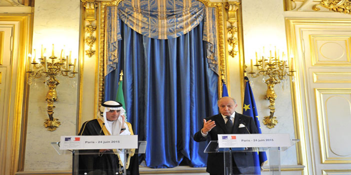  وزير الخارجية مع نظيره الفرنسي خلال مؤتمر صحفي عقد في باريس