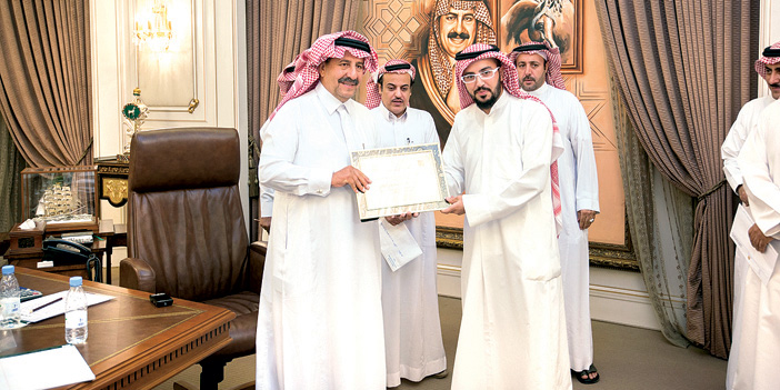 الأمير سلطان بن محمد يكرم الفائزين بمسابقة نوفا للتصوير الفوتوغرافي الليلة 