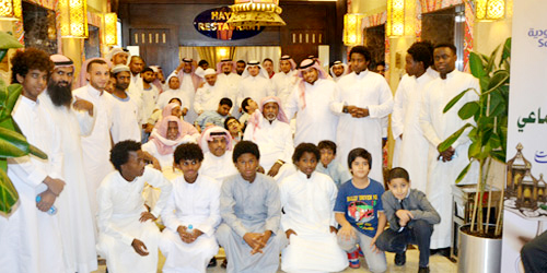  الأيتام كانوا في الحفل