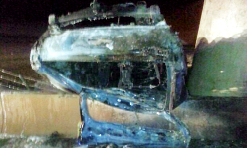  السياره بعد احتراقها بالكامل