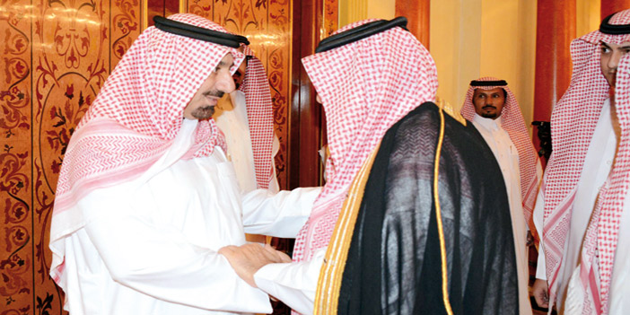  أمير منطقة نجران خلال استقباله المعزين