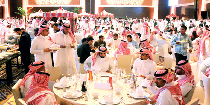 بنك الرياض يقيم حفل إفطار لمنسوبيه في المنطقة الوسطى 