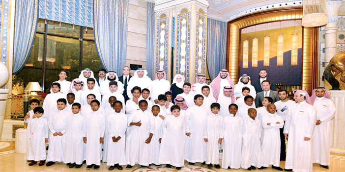  صورة جماعية لحفل إفطار رمضان بدواجن الوطنية