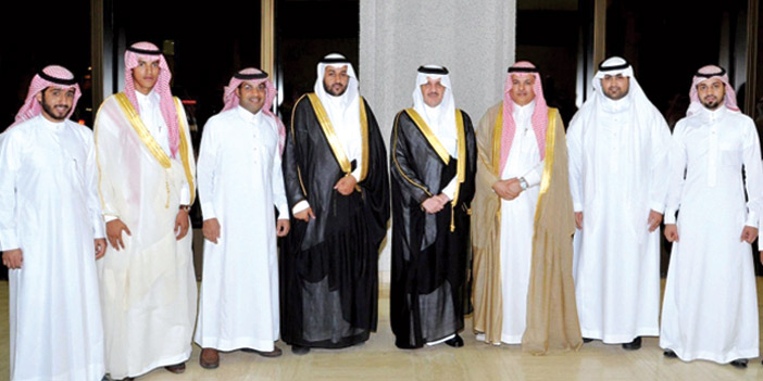  الأمير سعود بن نايف لدى استقباله مسؤولي وأهالي المنطقة الشرقية