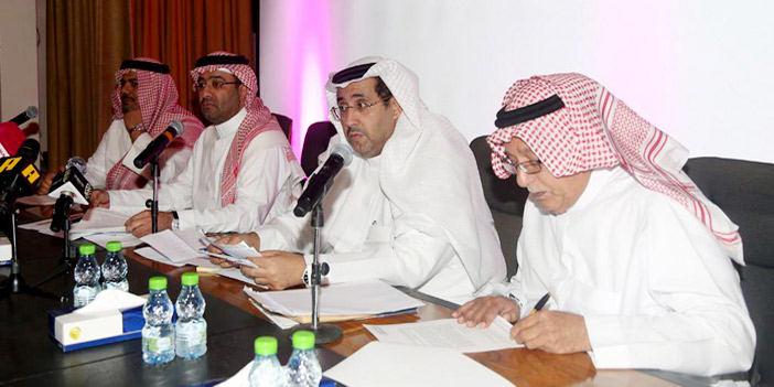  منصور وإبراهيم البلوي خلال المؤتمر الصحفي