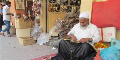«الجزيرة» ترصد الحركة الاقتصادية الدؤوبة قبل حلول العيد 