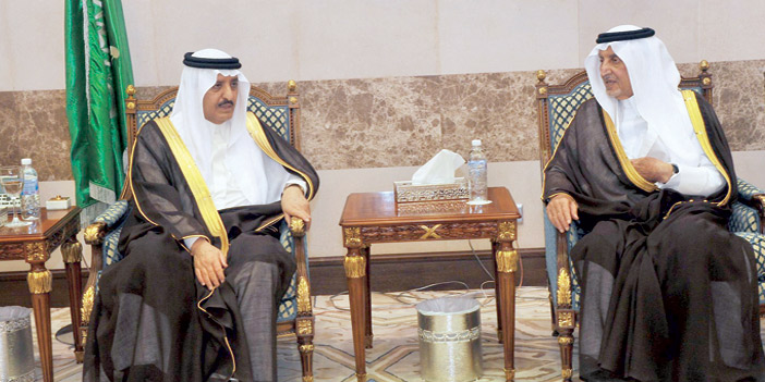  الأمير أحمد معزياً أمير منطقة مكة المكرمة في وفاة الأمير سعود الفيصل
