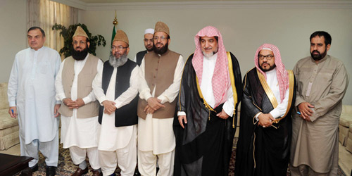 اجتمع بوزير الشؤون الدينية في باكستان 
