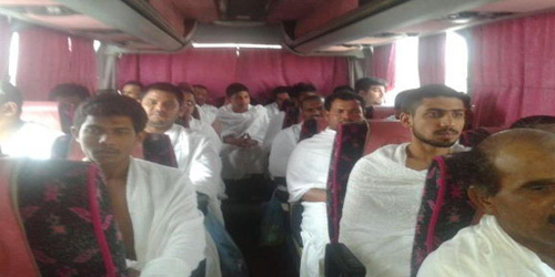  الجاليات أثناء توجههم لأداء العمرة