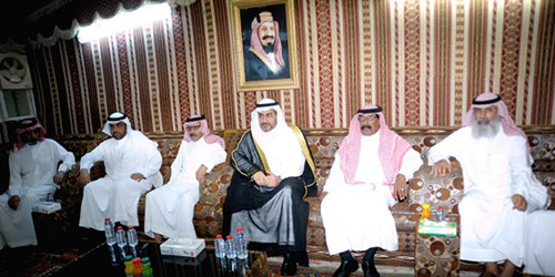  محافظ القريات يعزي عائلة الحزام