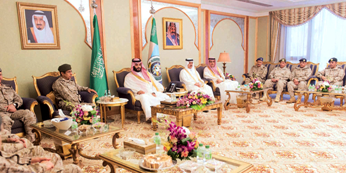 الأمير محمد بن سلمان يستقبل البنيان والرويلي وقادة أفرع القوات المسلحة والمناطق العسكرية 