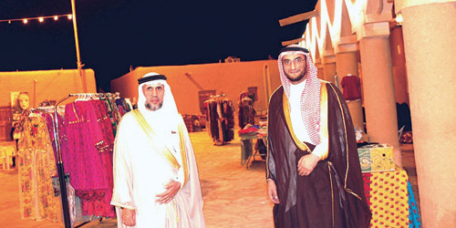  رئيس مركز ورئيس بلدية الخبراء بالقرية التراثية