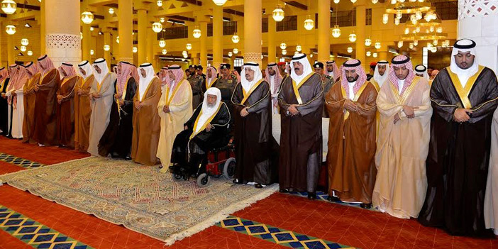 أمير منطقة الرياض يؤدي صلاة الميت على الأميرة مشاعل بنت عبدالمحسن بن عبدالعزيز 