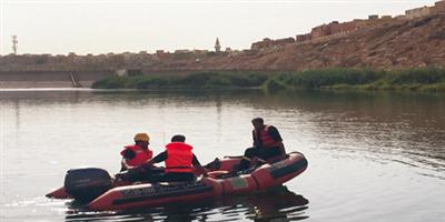 الدفاع المدني ينتشل جثمان غريق وادي نمار بالرياض 