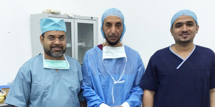  استشاري الجراحة د. الجحدلي بغرفة العمليات