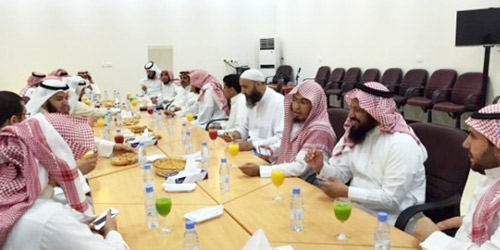  أثناء المعايدة