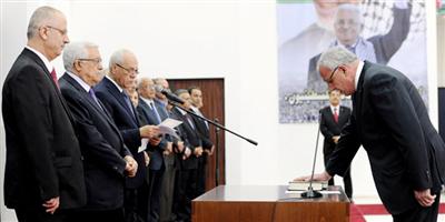 تعديل وزاري على حكومة «الحمد الله» و5 وزراء جدد يؤدون اليمين الدستورية أمام الرئيس عباس 