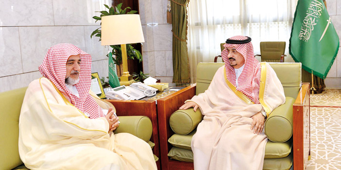 أمير منطقة الرياض يستقبل وزير الشؤون الإسلامية 