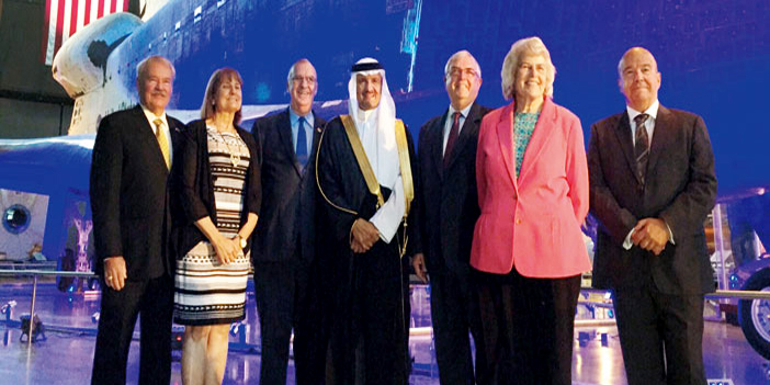 الأمير سلطان بن سلمان يشارك في احتفالية بمرور 30 عاماً على رحلة ديسكفري 