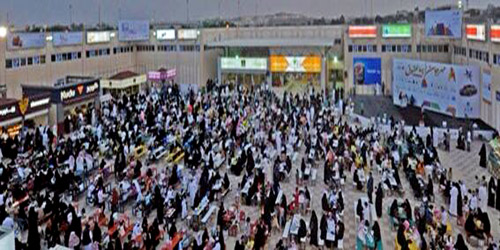  ساحة مهرجان أبها للتسوق تكتظ بالزوار