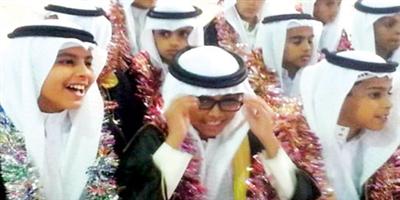 ابتدائية الإمام الشافعي بعنيزة احتفت بطلابها 
