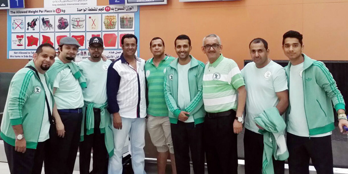  بعثة المنتخب في صورة جماعية بمطار الملك عبد العزيز بجدة