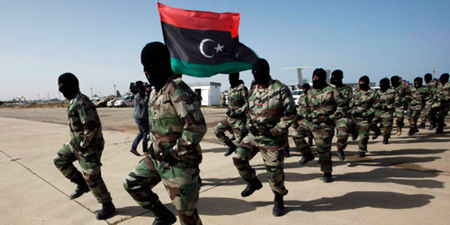 الجيش الليبي ينتظر دعم «رئاسة الأركان» لحسم المعركة مع «ثوار بنغازي» 