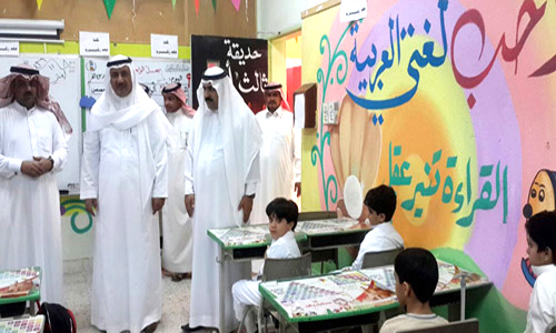  التمياط اثناء زيارته لمدرسة عبدالله بن رواحة