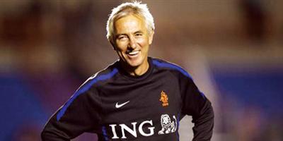 الهولندي فان مارفيك يقترب من تدريب الأخضر 