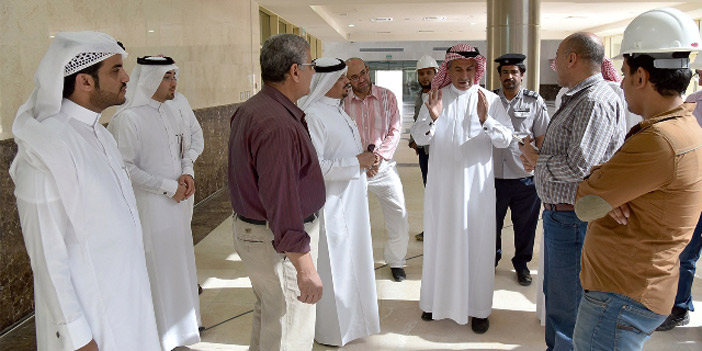  أثناء تفقد الحسن لمباني الطالبات