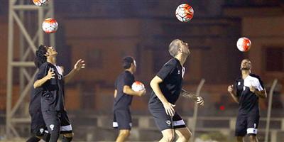 نيبوشا يفرز خطوط هجر ويرسم تكتيك مواجهة الشباب 