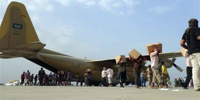 الطائرة الإغاثية السعودية العاشرة تصل مطار عدن محملة بـ(10) أطنان من المساعدات الطبية 