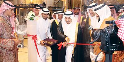 أمير منطقة الرياض يفتتح فندق «موفنبيك» 