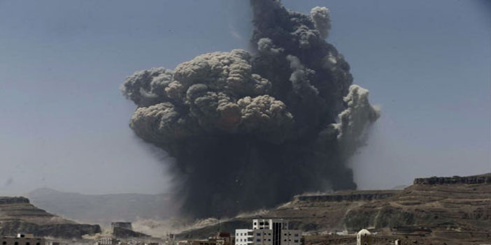 المتمردون يفرضون (حظر تجوال) وينتشرون بكثافة جنوبي العاصمة اليمنية 