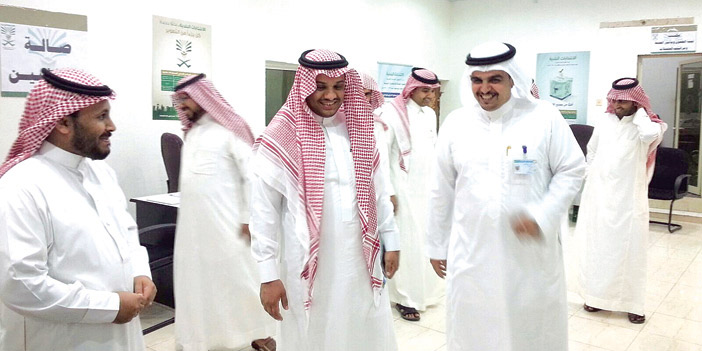  أثناء جولته داخل المركز الانتخابي