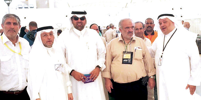 استقبال أول فوج للحجاج الإيرانيين بالهدايا والتمور 