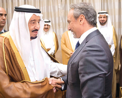  خادم الحرمين يستقبل سفراء الدول العربية لدى الولايات المتحدة الأمريكية