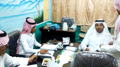  الحريقي خلال زيارته لمقر الانتخابات