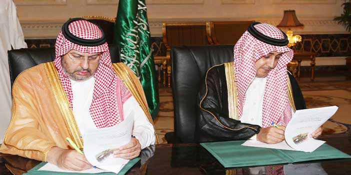  جانب من توقيع عقد التأجير