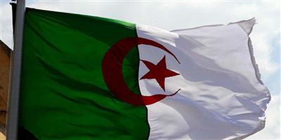 الجزائر تدين تدهور الأوضاع في ليبيا وتدعو لضبط النفس 
