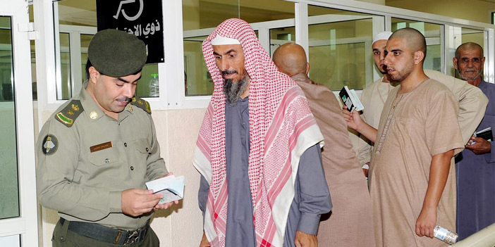 جوازات تبوك تنهي إجراءات مغادرة الحجاج بمنفذ حالة عمار بسرعة فائقة 