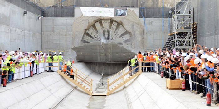  آلة حفر الأنفاق العملاقة